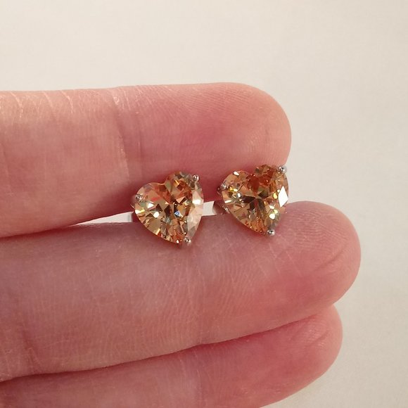 18K White Gold Filled Heart Shape Morganite Diamond Zircon Stud 7mm - Picture 2 of 5